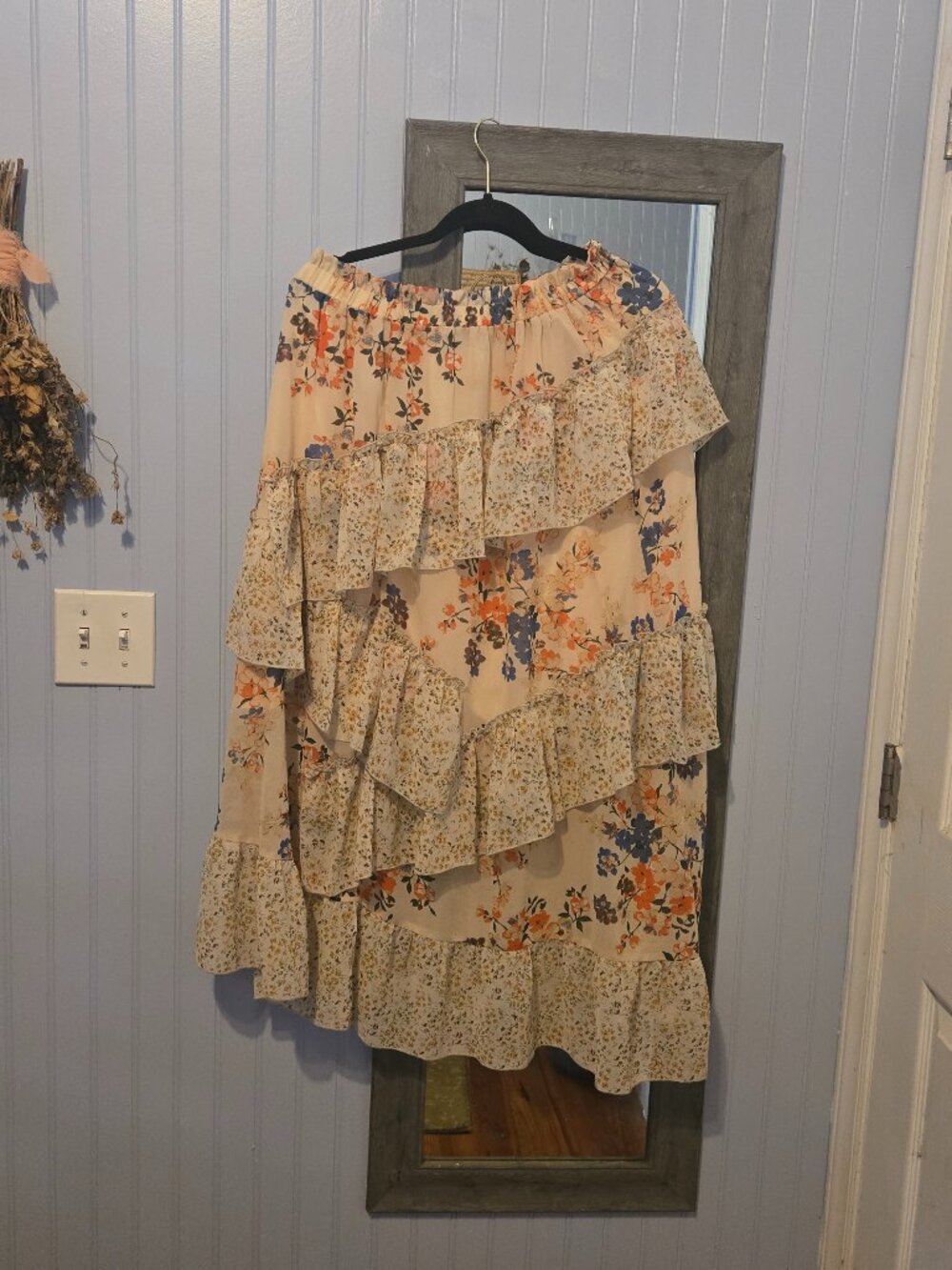 Fun, Tiered Layer Skirt XL With Ruffles